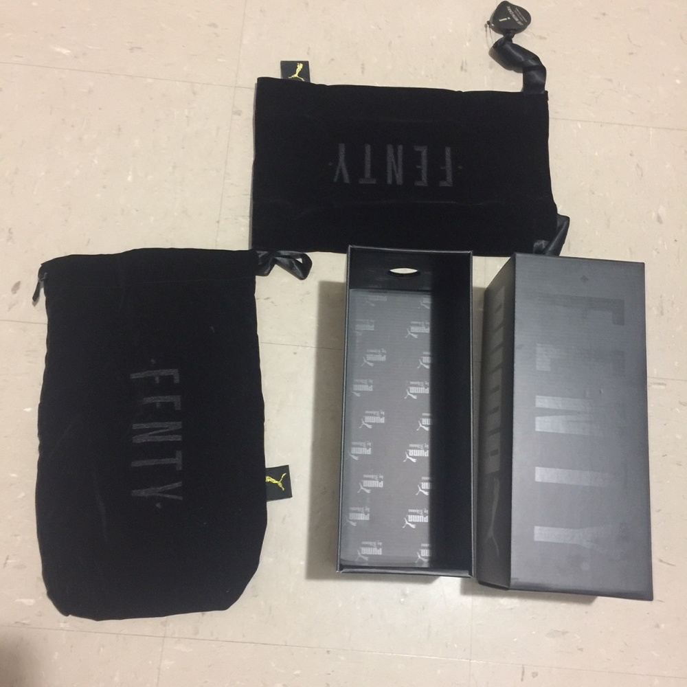 NWT Fenti x Puma Rihanna bow slides box + dust bag